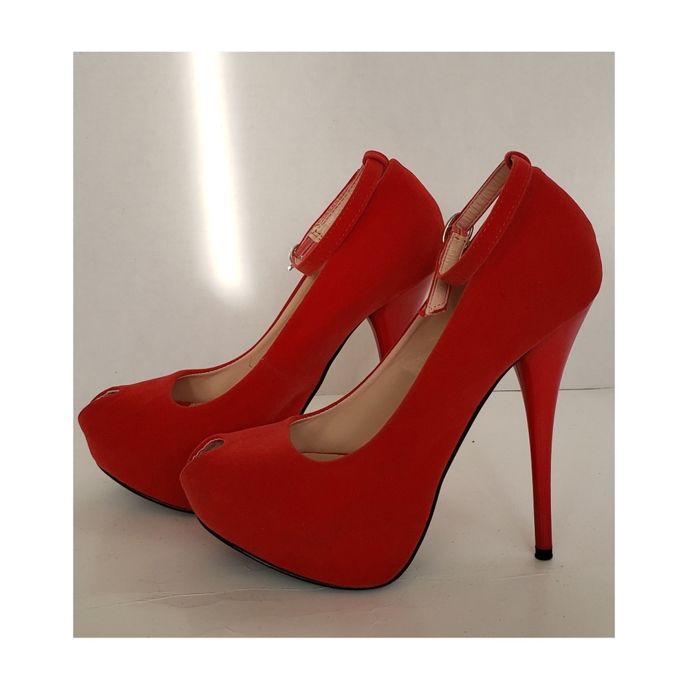 Shoedazzle red heels